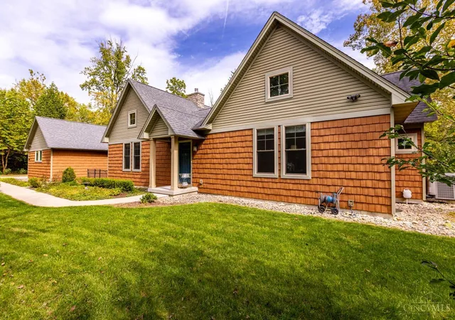 Photo 1 of Sale Pending at 5286 Hillcrest Dr, Oxford Twp, OH 45056 | MLS# 1896073 | Listing updated on 2026-10-05
