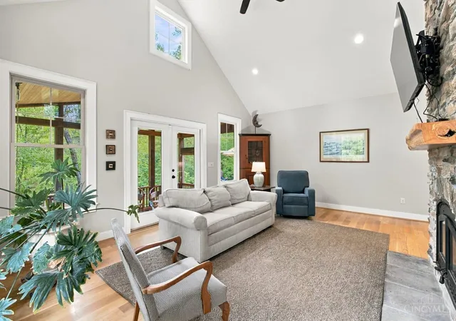 Photo 3 of Sale Pending at 5286 Hillcrest Dr, Oxford Twp, OH 45056 | MLS# 1896073 | Listing updated on 2026-10-05