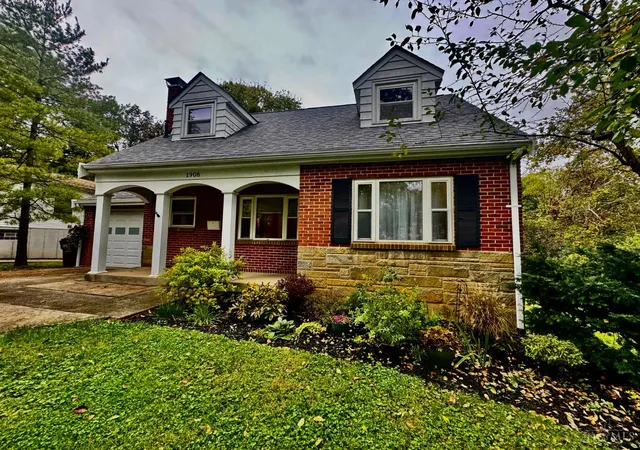 Photo 3 of Single family home for sale at 1908 Adams Rd, Mt Healthy, OH 45231 | MLS# 1896162 | Listing updated on 2026-10-11