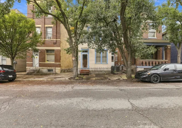 Single family home for sale at 2213 Victor St, Cincinnati, OH 45219 | MLS# 1896116