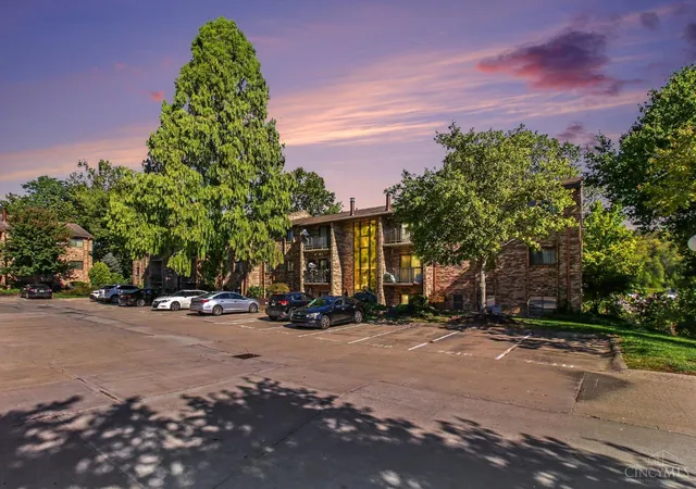 Listing Photo 1 - Condo for sale in building located at 7210 Creekview Dr, Colerain Twp, OH 45247 - Unit #12