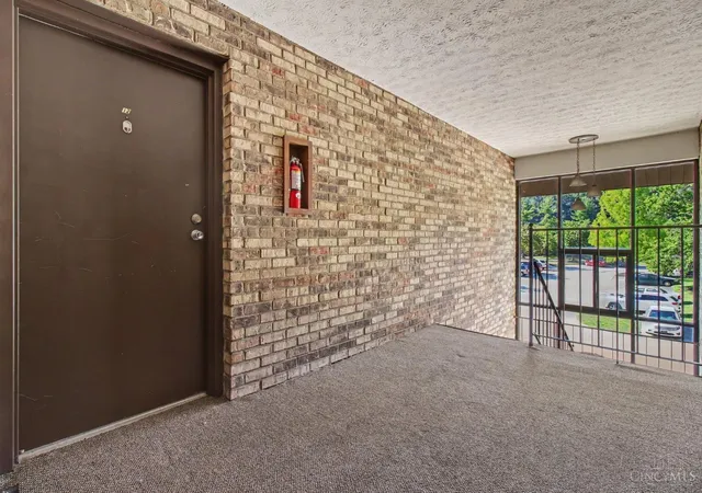 Listing Photo 3 - Condo for sale in building located at 7210 Creekview Dr, Colerain Twp, OH 45247 - Unit #12