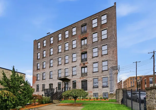 Listing Photo 1 - Condo for sale in building located at 1908 Dunlap St, Cincinnati, OH 45214 - Unit #1W