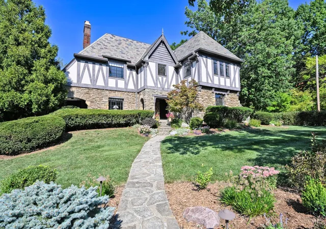 Photo 1 of Sale Pending at 524 Ludlow Ave, Cincinnati, OH 45220 | MLS# 1896260 | Listing updated on 2026-10-16