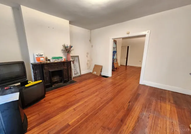 Photo 2 of Sale Pending at 1940 Fairfax Ave, Cincinnati, OH 45207 | MLS# 1896286 | Listing updated on 2026-10-09