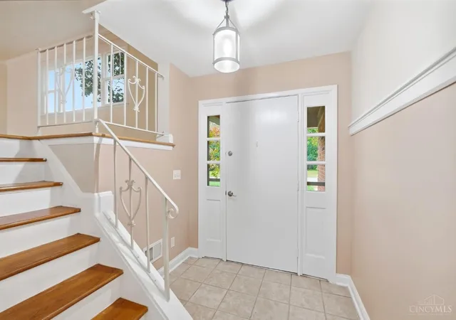 Photo 4 of Single family home for sale at 7095 Wyandotte Dr, Green Twp, OH 45233 | MLS# 1896261 | Listing updated on 2026-10-30