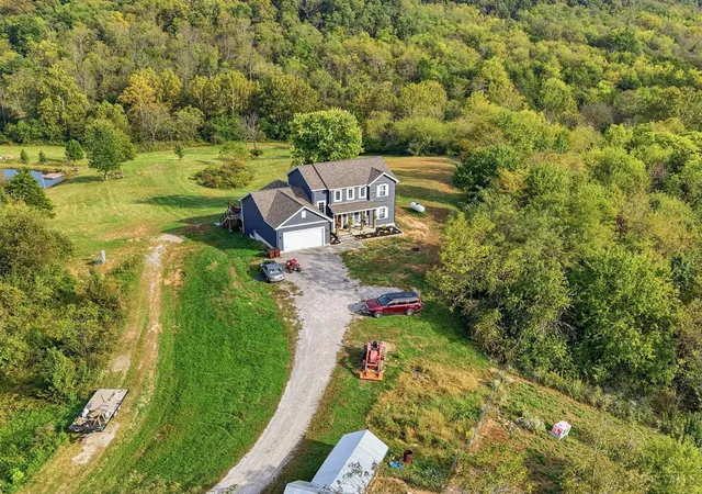 Photo 3 of Single family home for sale at 3752 Beck Farm Ln, Lawrenceburg, IN 47025 | MLS# 1896241 | Listing updated on 2026-10-12