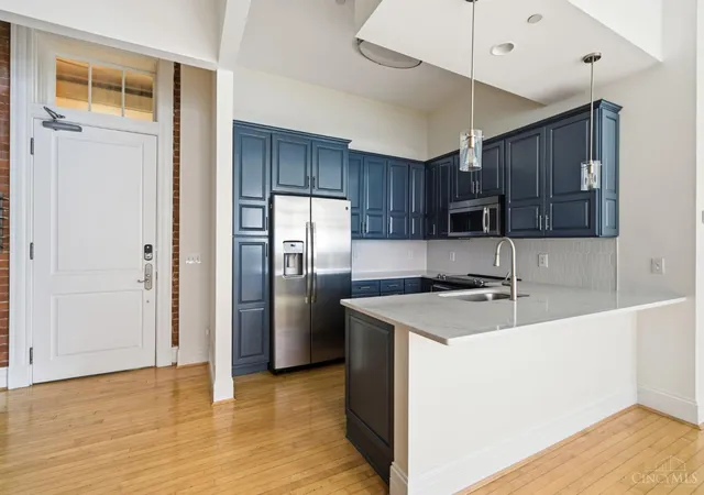 Listing Photo 1 - Condo for sale in building located at 1125 Saint Gregory St, Cincinnati, OH 45202 - Unit #202