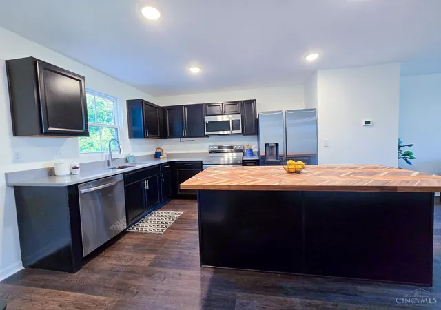 Photo 2 of Single family home for sale at 4982 Sullivans Ridge Dr, Morrow, OH 45152 | MLS# 1896068 | Listing updated on 2026-10-23