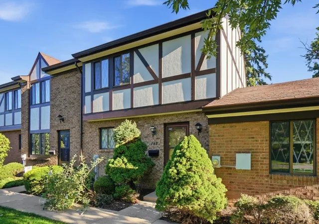 Photo 2 of Townhouse for sale at 9409 Haddington Ct, Colerain Twp, OH 45251 | MLS# 1896529 | Listing updated on 2026-10-20