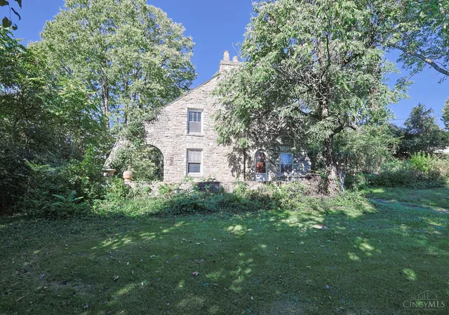 Single family home for sale at 1125 W Seymour Ave, Springfield Twp., OH 45216 | MLS# 1896301