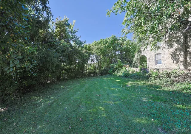 Photo 4 of Single family home for sale at 1125 W Seymour Ave, Springfield Twp., OH 45216 | MLS# 1896301 | Listing updated on 2026-10-22