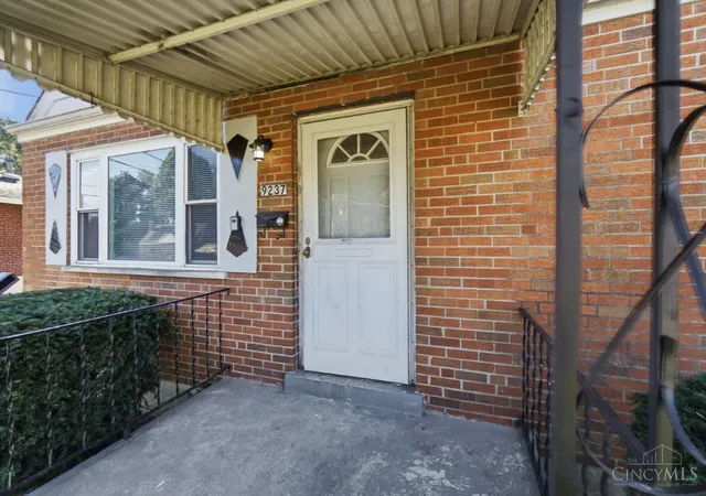 Photo 4 of Sale Pending at 9237 Orangewood Dr, Colerain Twp, OH 45231 | MLS# 1896558 | Listing updated on 2026-10-22