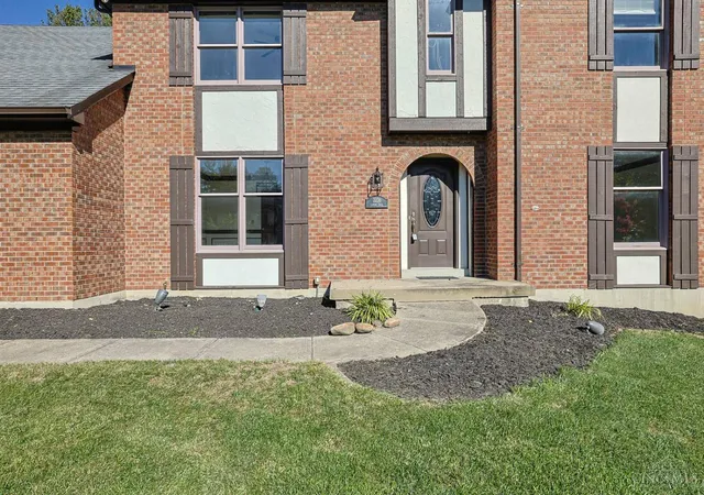 Photo 2 of Sale Pending at 3236 Lamarc Trl, Evendale, OH 45241 | MLS# 1896507 | Listing updated on 2026-10-12