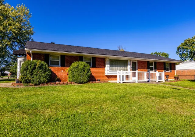Single family home for sale at 11807 Ramsdale Ct, Springdale, OH 45246 | MLS# 1896569