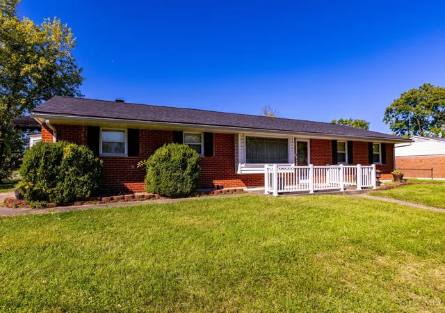 Photo 3 of Single family home for sale at 11807 Ramsdale Ct, Springdale, OH 45246 | MLS# 1896569 | Listing updated on 2026-10-20
