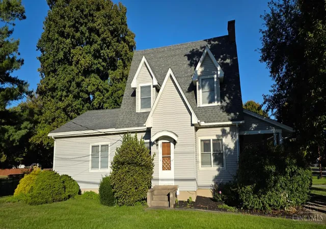 Photo 1 of Single family home for sale at 2830 Broshear Dr, Hamilton, OH 45013 | MLS# 1896545 | Listing updated on 2026-10-08