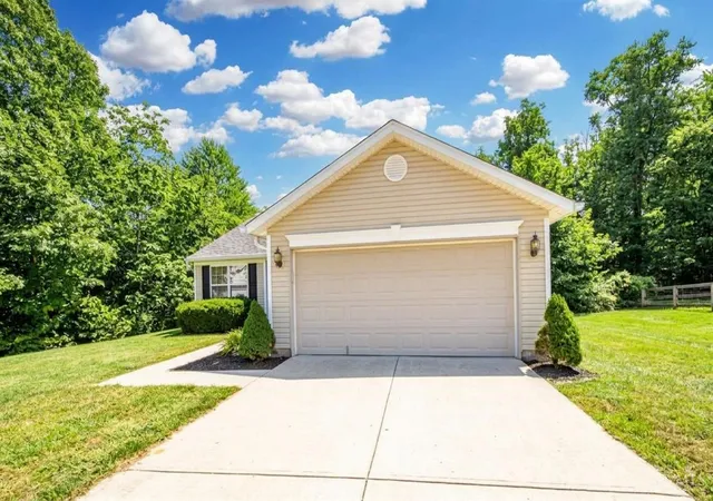 Photo 3 of Single family home for sale at 60 Huntington Ave, Batavia Twp, OH 45102 | MLS# 1896624 | Listing updated on 2026-10-09