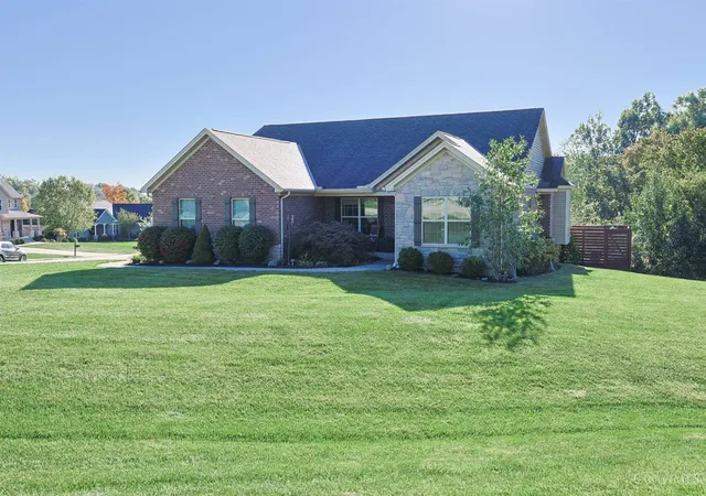 Photo 1 of Single family home for sale at 3325 Echo Point Ct, Ross Twp, OH 45013 | MLS# 1896687 | Listing updated on 2026-10-16