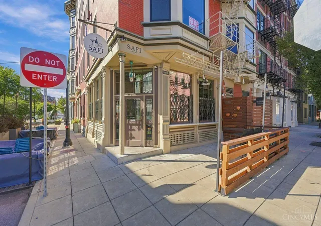 Listing Photo 1 - Condo for sale in building located at 14 W 14th St, Cincinnati, OH 45202 - Unit #201
