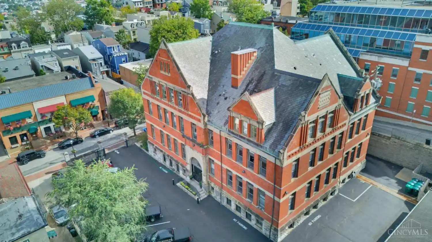 Listing Photo 1 - Condo for sale in 1125 Saint Gregory St located at 1125 Saint Gregory St, Cincinnati, OH 45202 - Unit #103