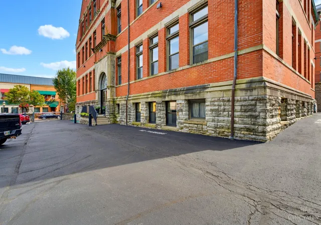 Listing Photo 5 - Condo for sale in building located at 1125 Saint Gregory St, Cincinnati, OH 45202 - Unit #103