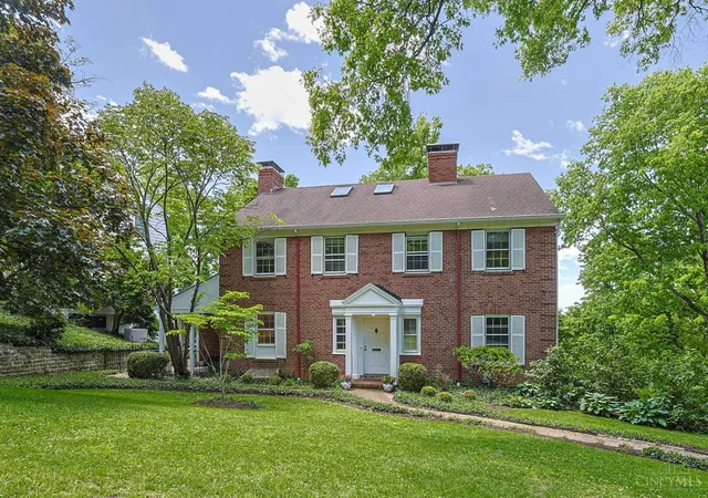 Photo 2 of Single family home for sale at 11 Weebetook Ln, Cincinnati, OH 45208 | MLS# 1896591 | Listing updated on 2026-10-09