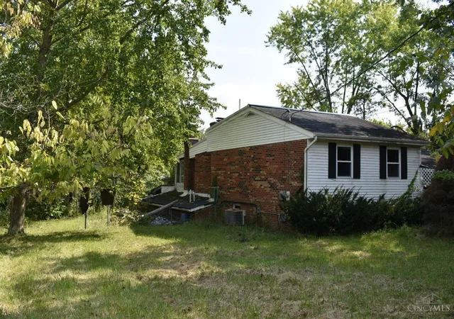 Photo 3 of Single family home for sale at 6874 St Rt 133, Blanchester, OH 45107 | MLS# 1896412 | Listing updated on 2026-10-15