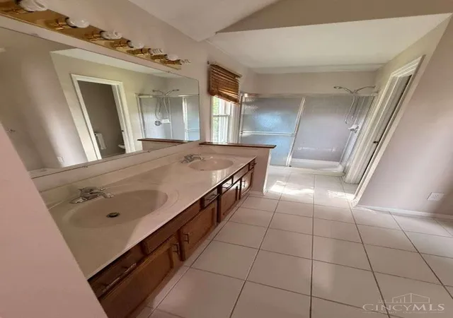 Photo 3 of Single family home for sale at 7633 Brannon Dr, Cincinnati, OH 45255 | MLS# 1896796 | Listing updated on 2026-10-09