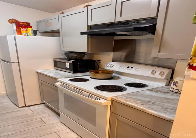 Photo 4 of Townhouse for sale at 1544 W Galbraith Rd #105, Cincinnati, OH 45231 | MLS# 1896844 | Listing updated on 2026-10-12