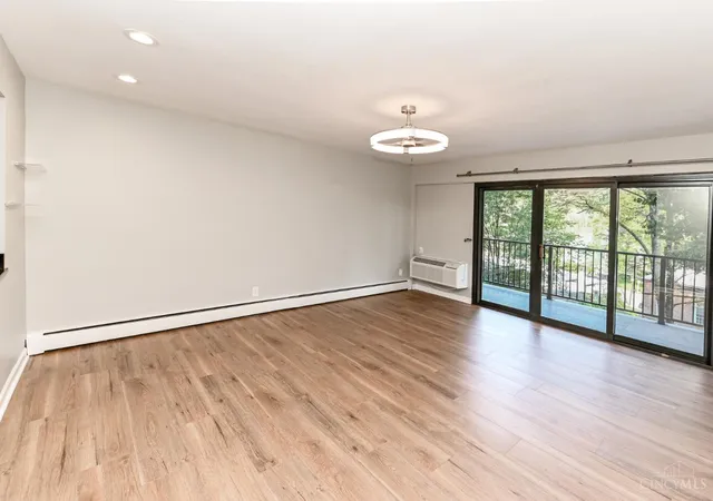 Listing Photo 1 - Condo for sale in building located at 1815 Wm H Taft Rd, Cincinnati, OH 45206 - Unit #207