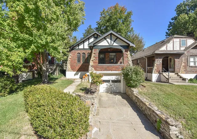 Photo 1 of Single family home for sale at 3036 Kinmont St, Cincinnati, OH 45208 | MLS# 1896903 | Listing updated on 2026-10-09
