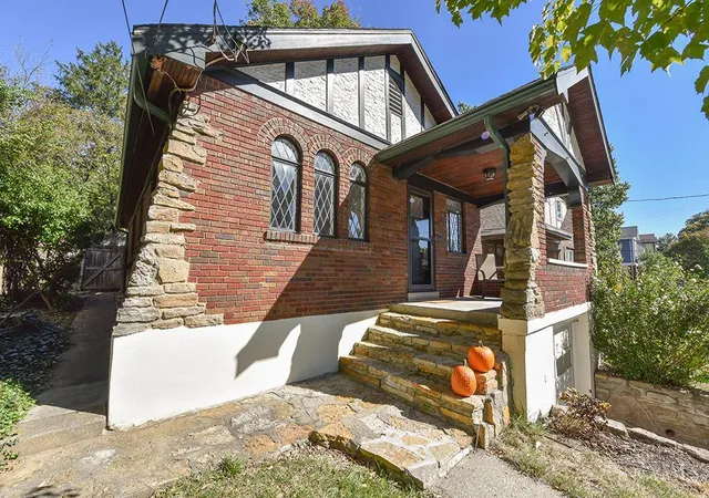 Photo 2 of Single family home for sale at 3036 Kinmont St, Cincinnati, OH 45208 | MLS# 1896903 | Listing updated on 2026-10-09