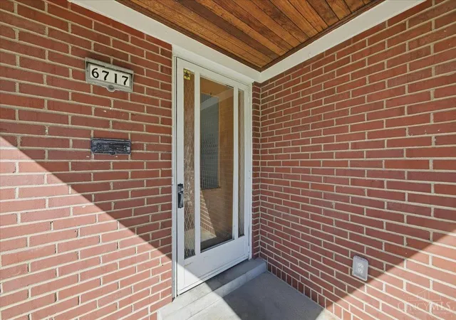 Photo 4 of Single family home for sale at 6717 Stoll Ln, Silverton, OH 45236 | MLS# 1896887 | Listing updated on 2026-10-28
