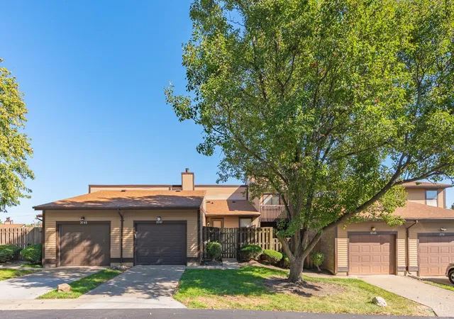 Listing Photo 1 - Condo for sale in building located at 3747 Mack Rd, Fairfield, OH 45014