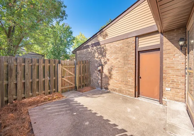 Listing Photo 5 - Condo for sale in building located at 3747 Mack Rd, Fairfield, OH 45014