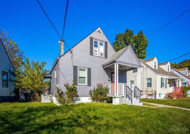 Photo 3 of Single family home for sale at 3724 Kanauga Ct, Cincinnati, OH 45227 | MLS# 1896946 | Listing updated on 2026-10-09