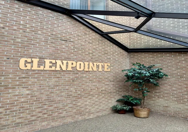 Listing Photo 2 - Condo for sale in building located at 3004 Glenmore Ave, Cincinnati, OH 45238 - Unit #204