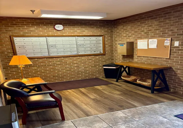 Listing Photo 4 - Condo for sale in building located at 3004 Glenmore Ave, Cincinnati, OH 45238 - Unit #204