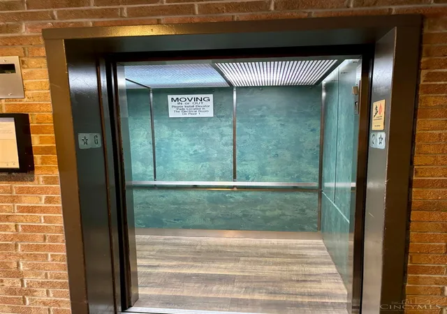 Listing Photo 5 - Condo for sale in building located at 3004 Glenmore Ave, Cincinnati, OH 45238 - Unit #204