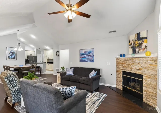 Listing Photo 1 - Condo for sale in building located at 3551 Twenty Mile, Loveland, OH 45140 - Unit #