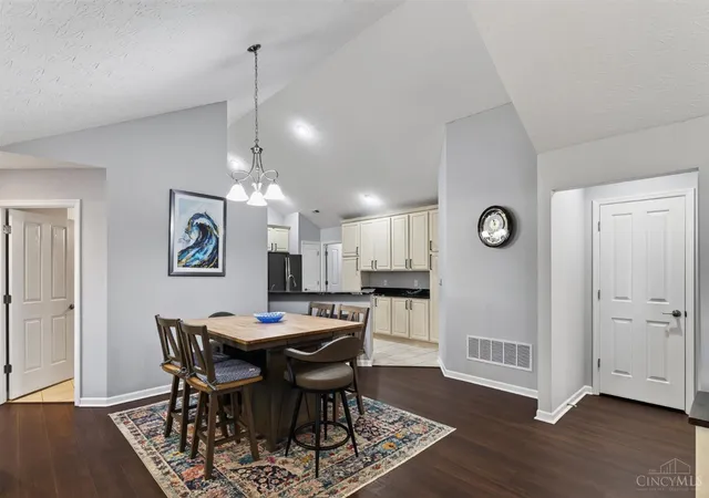 Listing Photo 4 - Condo for sale in building located at 3551 Twenty Mile, Loveland, OH 45140