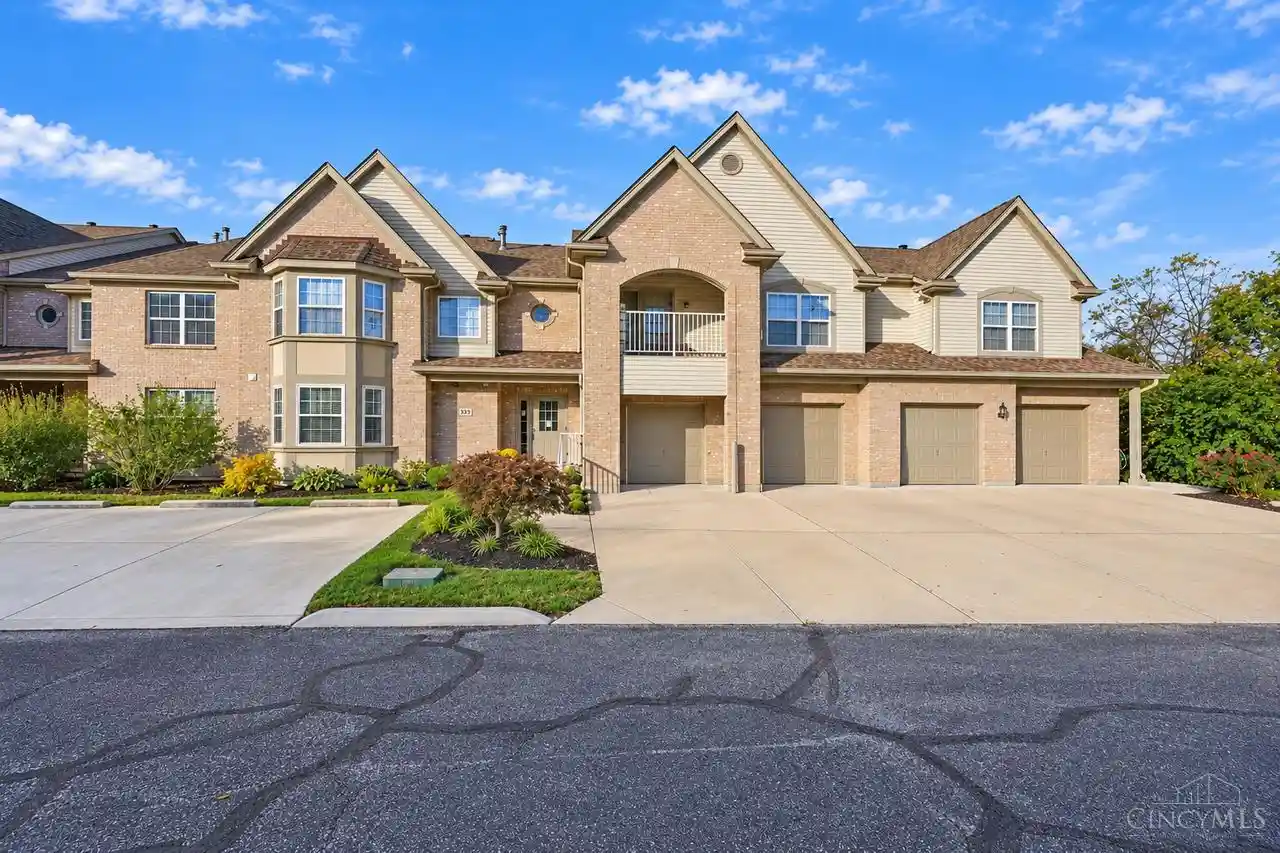 Listing Photo 1 - Condo for sale in 833 Neeb Rd located at 833 Neeb Rd, Cincinnati, OH 45233 - Unit 833 Neeb Rd