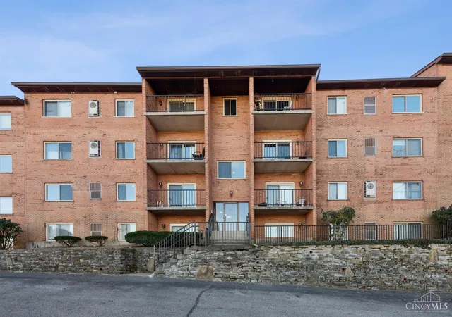 Listing Photo 1 - Condo for sale in building located at 521 W Martin Luther King Dr, Cincinnati, OH 45220 - Unit #A8