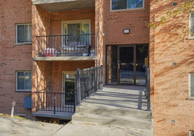 Listing Photo 3 - Condo for sale in building located at 521 W Martin Luther King Dr, Cincinnati, OH 45220 - Unit #A8