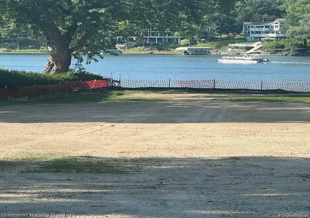 Photo 4 of Land for sale at 6978 Colony Dr, West Bloomfield, MI 48323 1118 | MLS# 61024634 | Listing updated on 2026-09-07