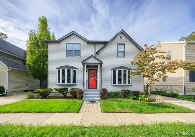 Photo 1 of Single family home for sale at 89 Muir Rd, Grosse Pointe, MI 48236 3616 | MLS# 61024194 | Listing updated on 2026-10-03