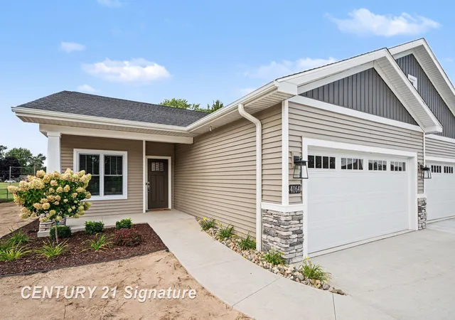 Listing Photo 1 - Condo for sale in building located at 4164 Woodburn Ct, Saginaw, MI 48603 - Unit #