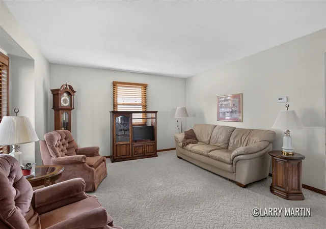 Photo 3 of Sale Pending at 3131 Willow Crk Dr, Grandville, MI 49418 | MLS# 70559959 | Listing updated on 2026-10-20