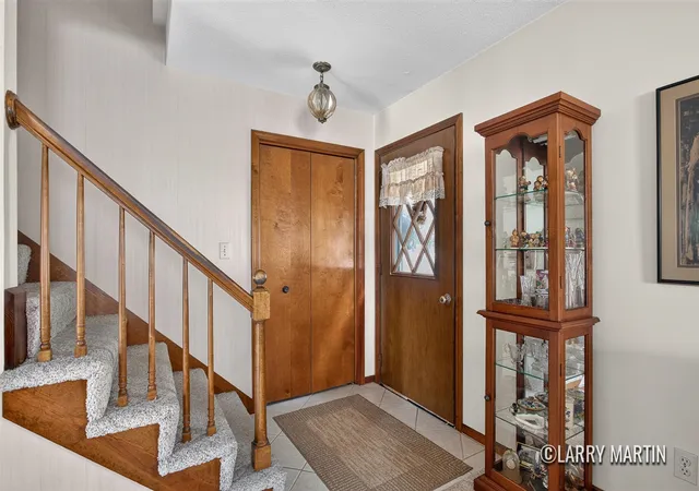 Photo 4 of Sale Pending at 3131 Willow Crk Dr, Grandville, MI 49418 | MLS# 70559959 | Listing updated on 2026-10-20